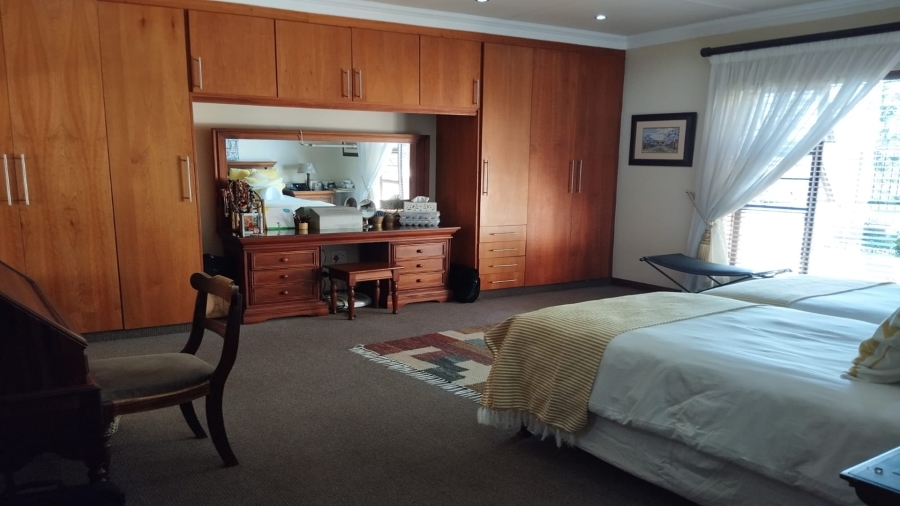 3 Bedroom Property for Sale in Van Der Hoff Park North West